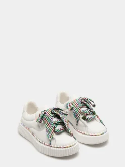 Sapatilhas em pele com cordão