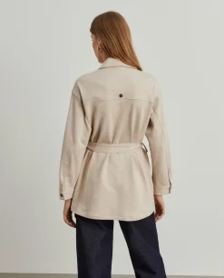 Sobrecamisa em malha com cinto e bolsos