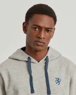 Sweater com capuz ajustável