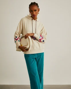 Sweater com capuz e bordado jacquard nas mangas