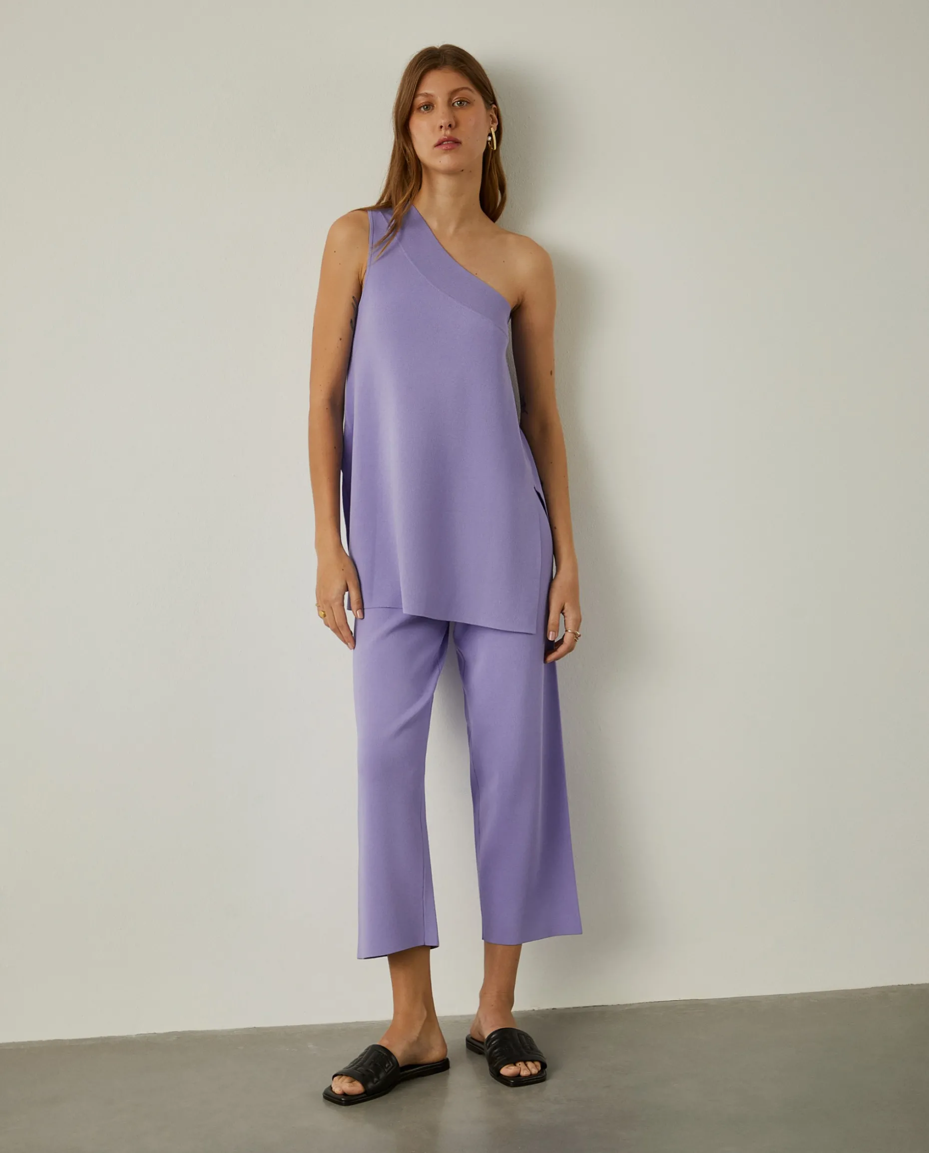 Top comprido com uma alça