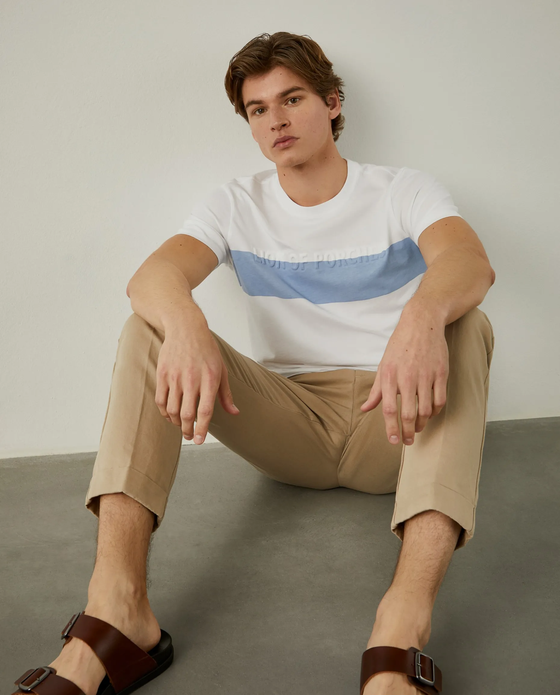 T-shirt 100% algodão com barra em contraste