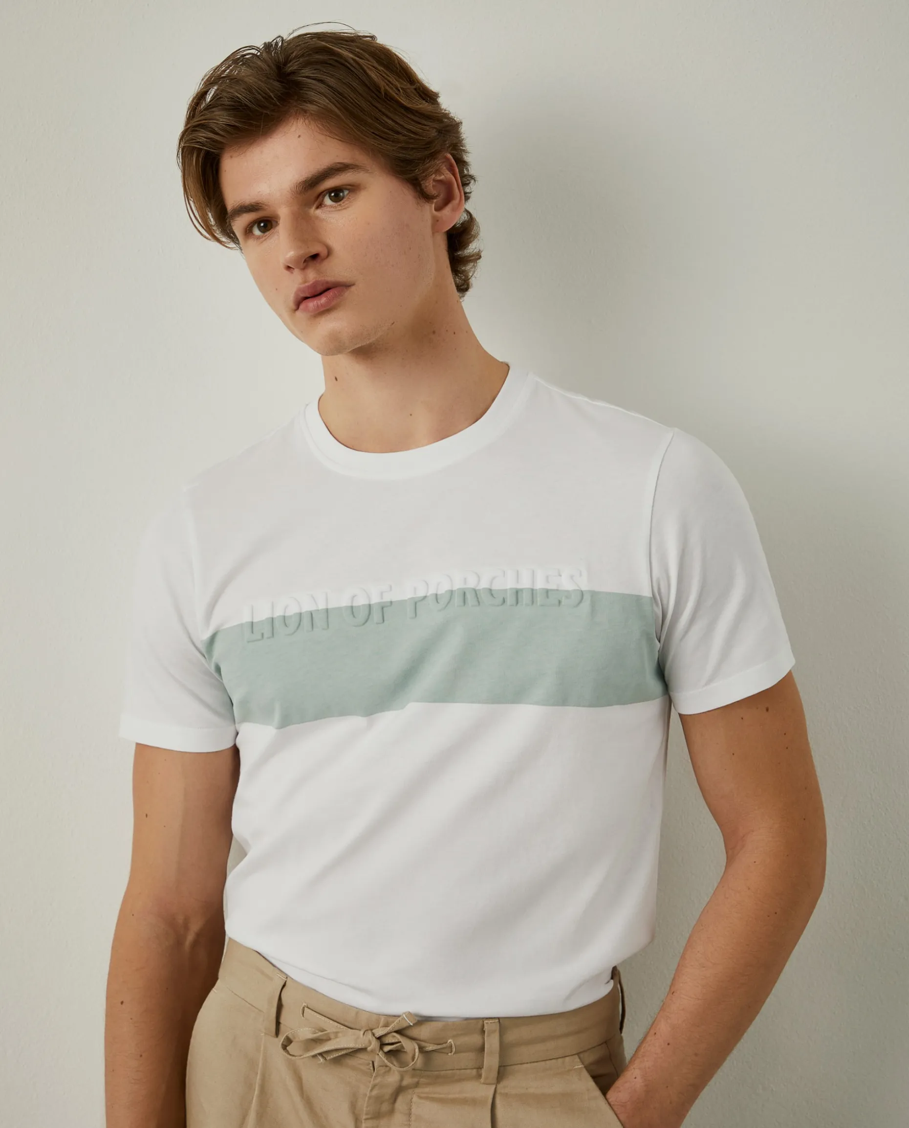 T-shirt 100% algodão com barra em contraste