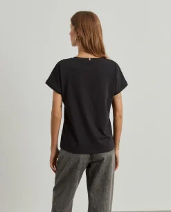 T-shirt básica em algodão