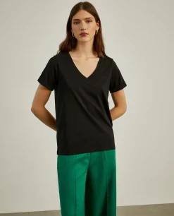 T-shirt de algodão decote em V