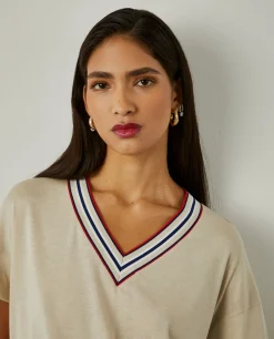 T-shirt decote em V com riscas