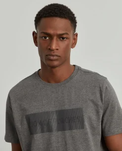 T-shirt manga curta com estampado