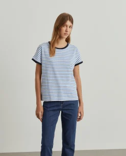 T-shirt manga curta às riscas