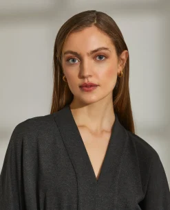 Vestido com decote em V