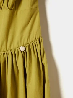 Vestido comprido com folhos e alças ajustáveis