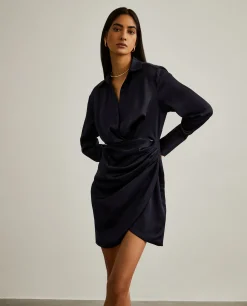 Vestido curto com drapeado