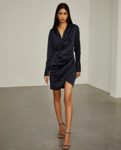 Vestido curto com drapeado