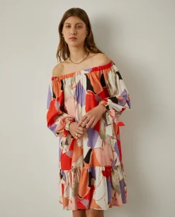 Vestido curto com padrão abstrato