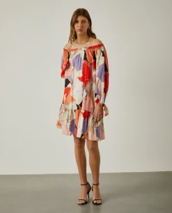 Vestido curto com padrão abstrato