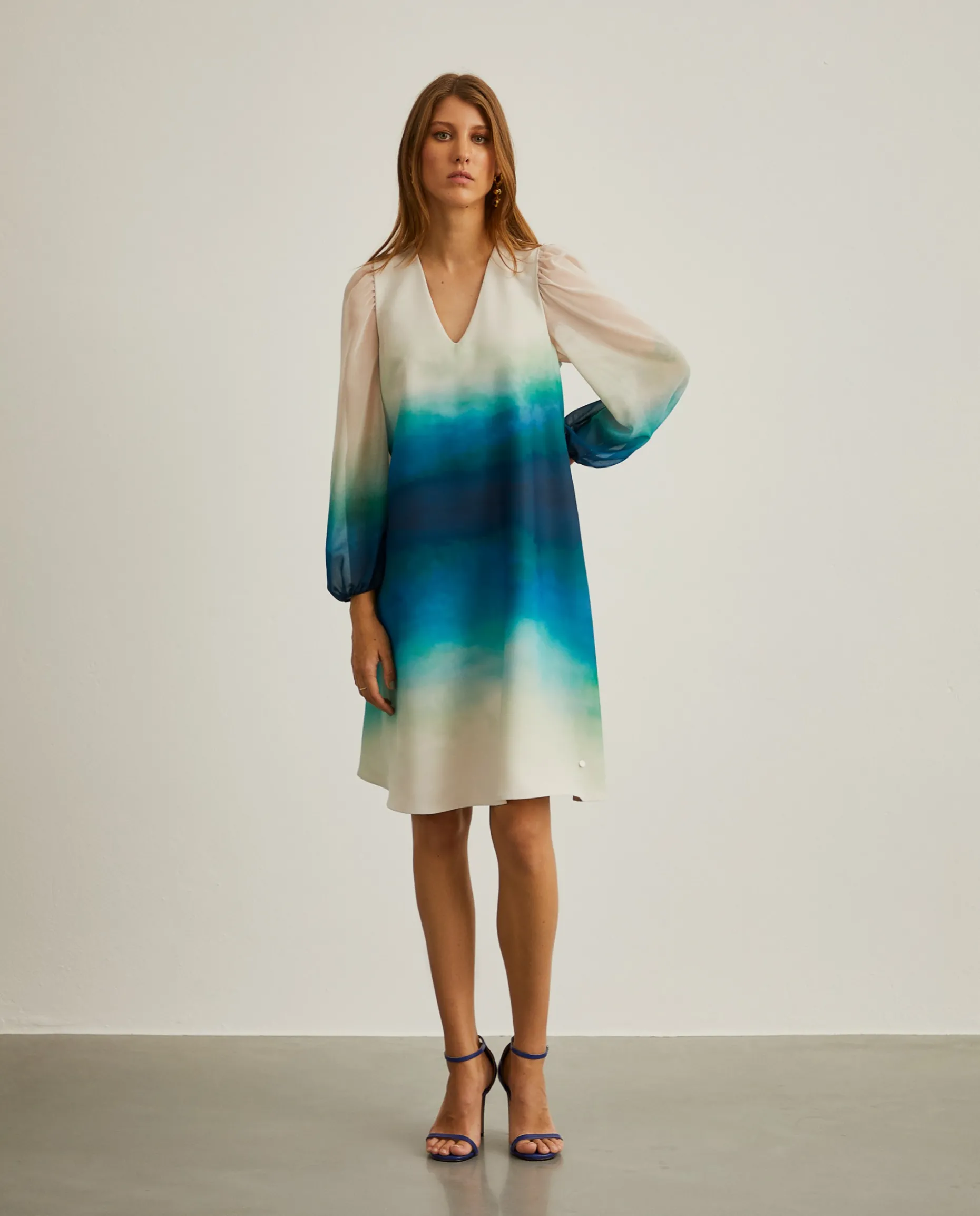 Vestido curto com padrão degradé