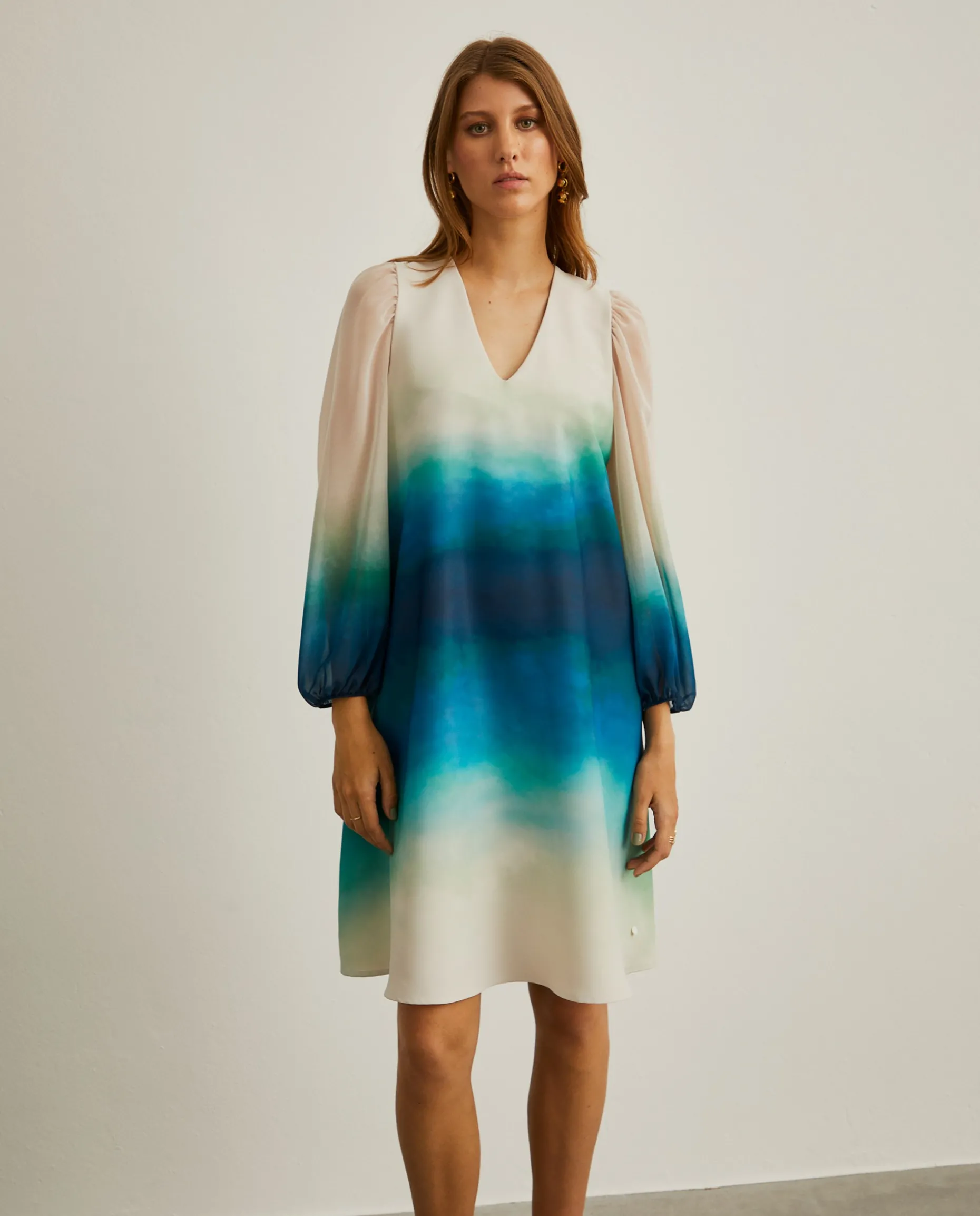 Vestido curto com padrão degradé