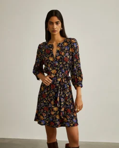 Vestido curto de flores com cinto