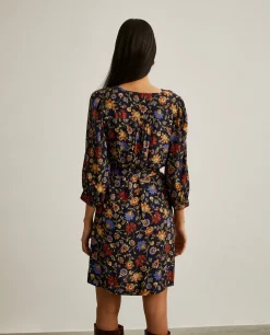 Vestido curto de flores com cinto