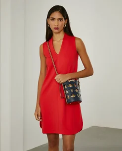 Vestido curto de malha sem mangas