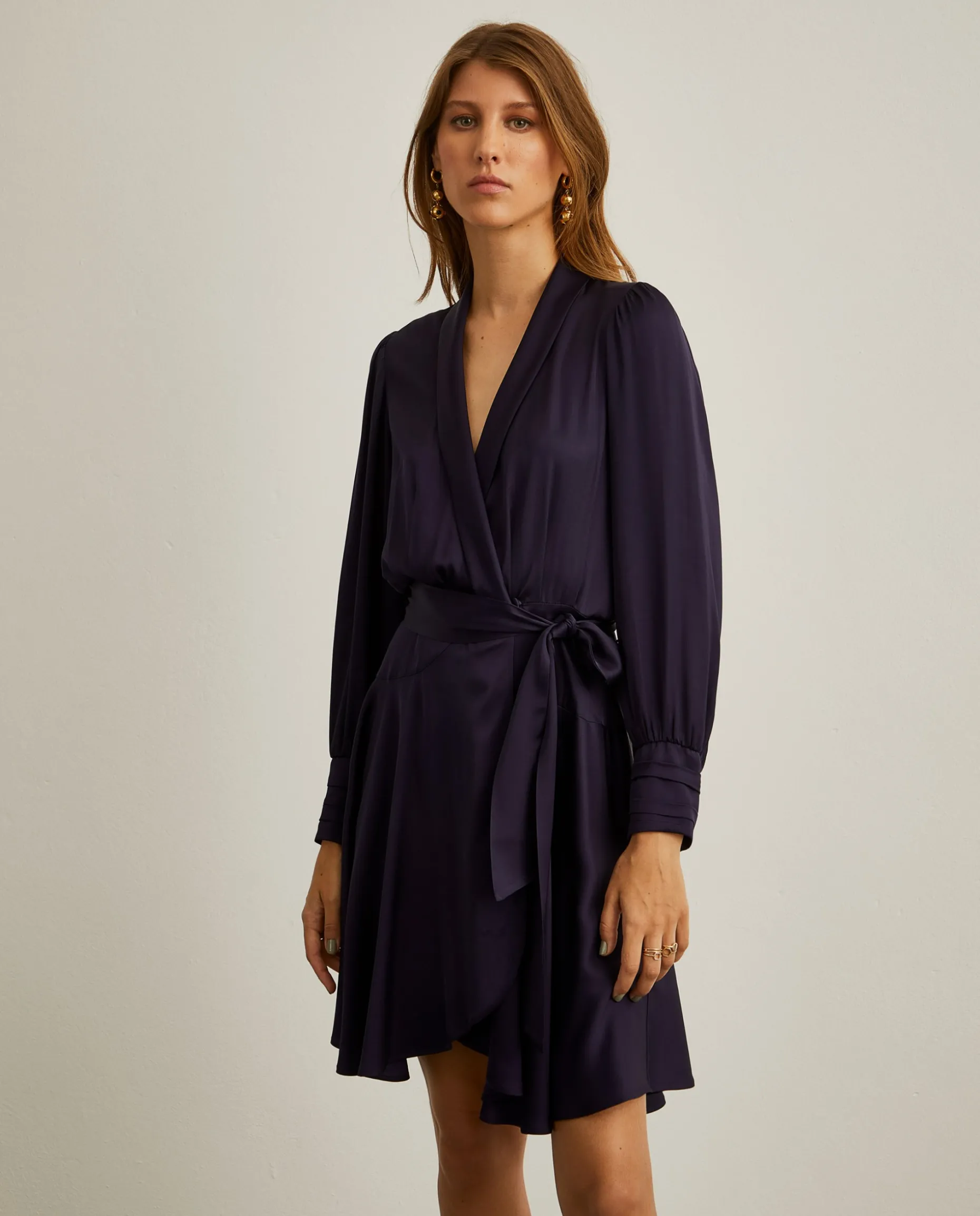 Vestido curto de trespasse