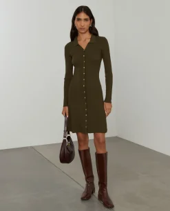 Vestido curto evasé de manga comprida