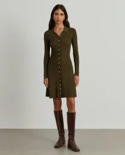 Vestido curto evasé de manga comprida