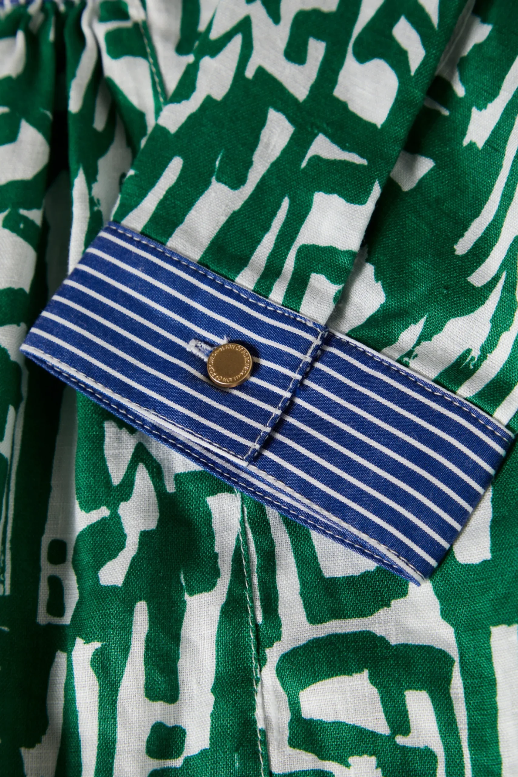 Vestido de linho e algodão com estampado abstrato