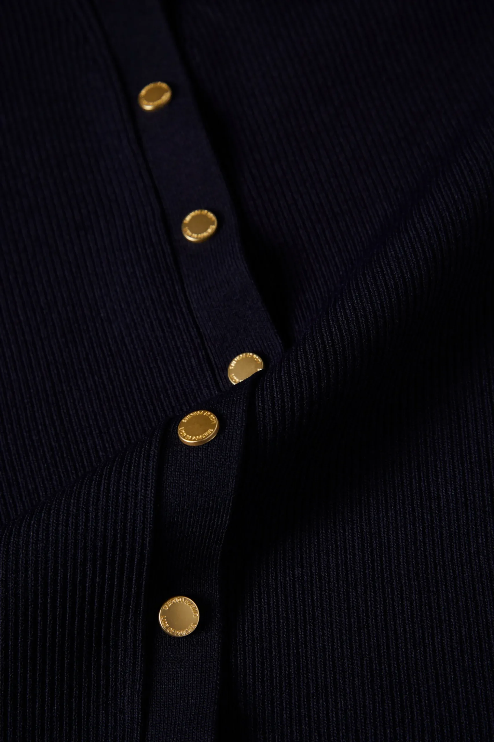 Vestido de malha com molas