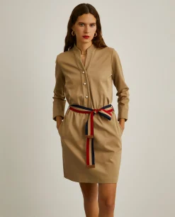 Vestido de malha curto com cinto