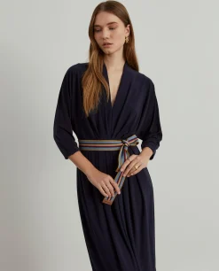 Vestido de malha fluida com cinto