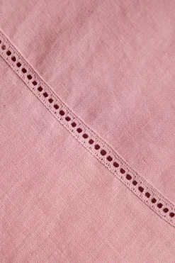 Vestido em linho com manga abalonada