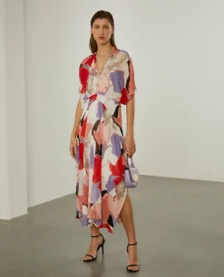 Vestido fluido com padrão abstrato