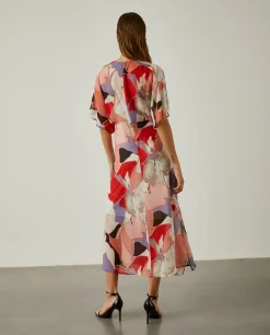 Vestido fluido com padrão abstrato