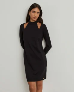 Vestido manga comprida com abertura no ombro