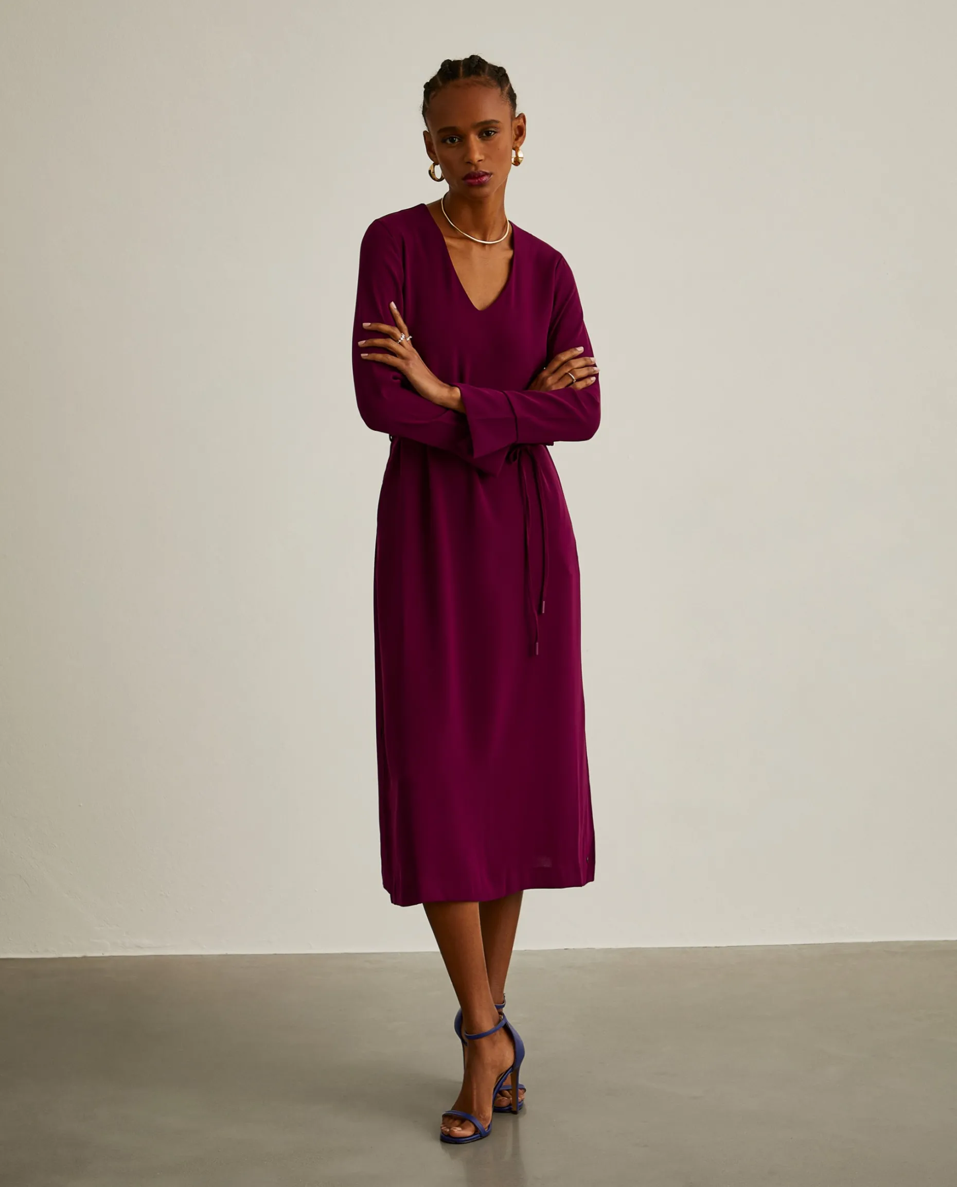 Vestido midi com cinto