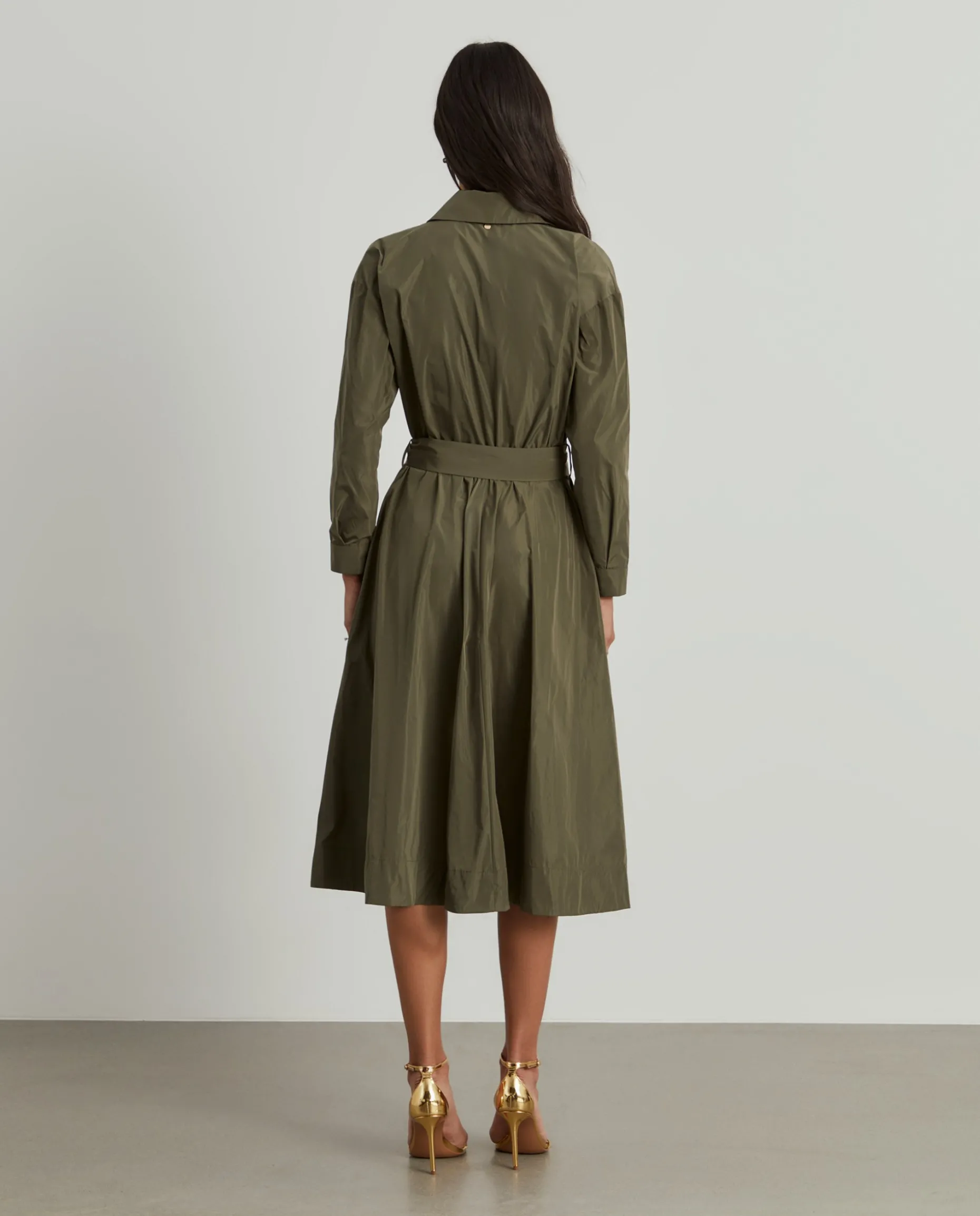 Vestido midi evasé com cinto