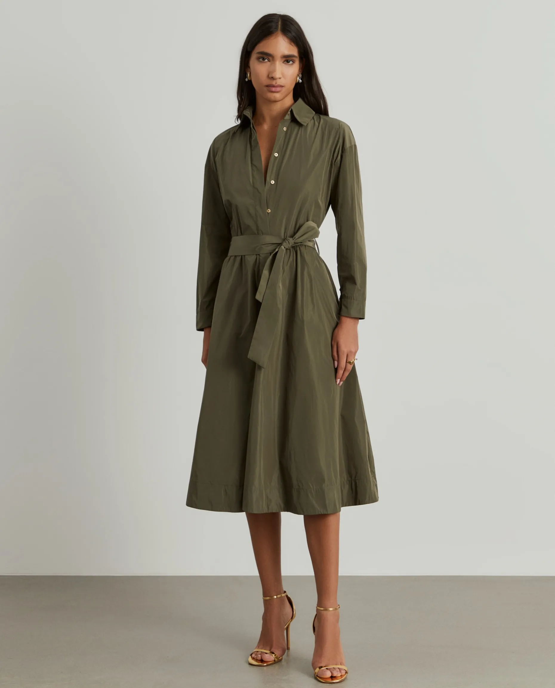 Vestido midi evasé com cinto