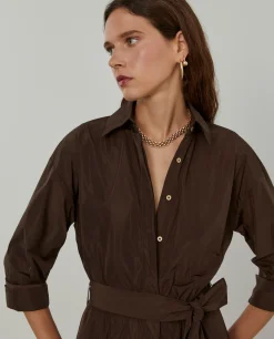 Vestido midi evasé com cinto