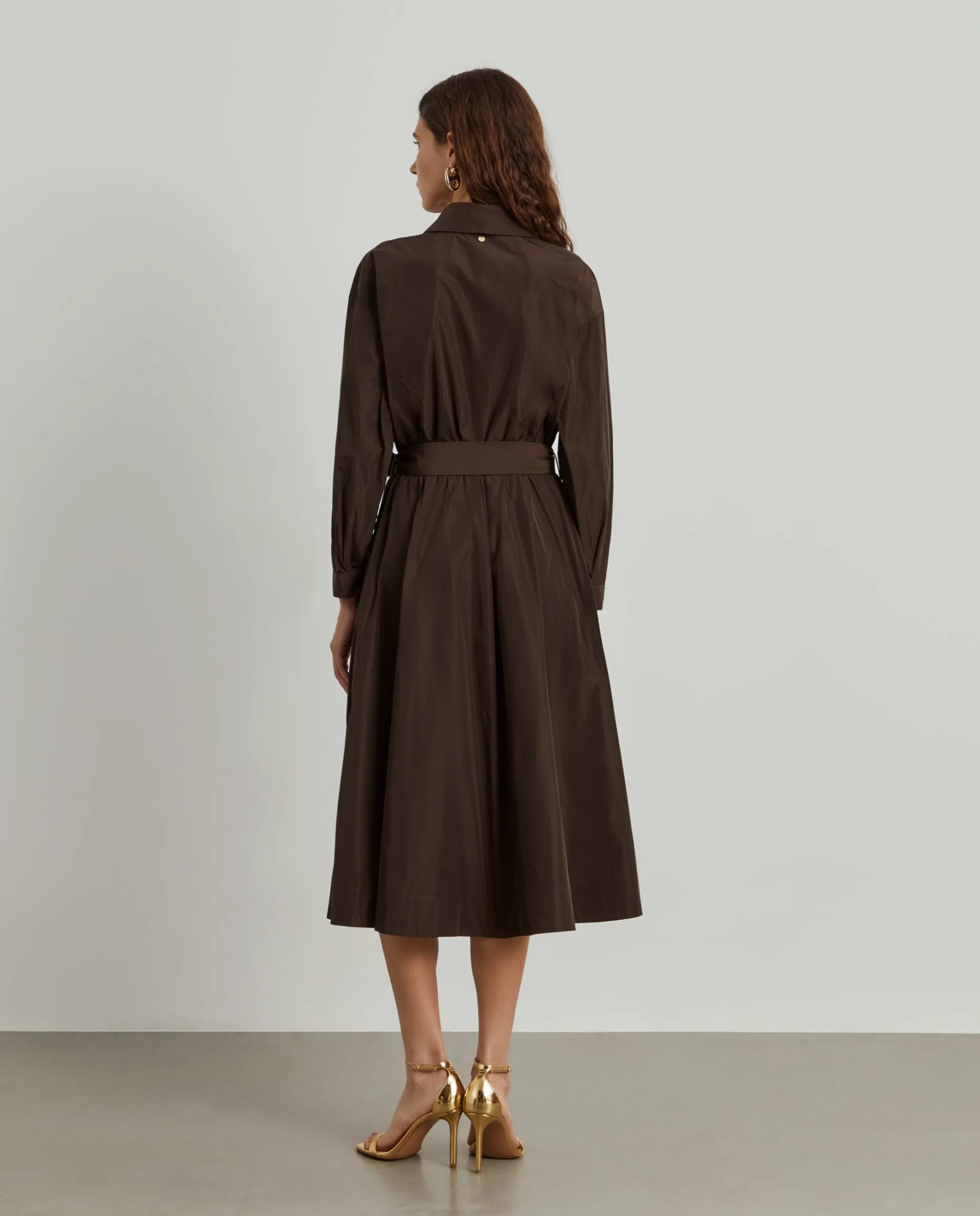 Vestido midi evasé com cinto