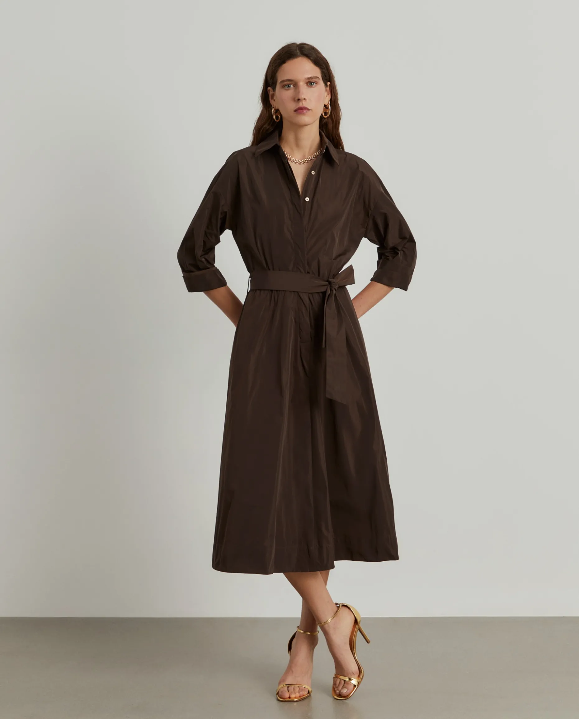 Vestido midi evasé com cinto